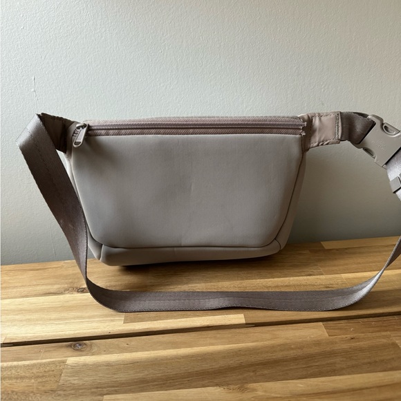 Freshly Picked Seoul Neoprene Sling - Picture 4 of 8